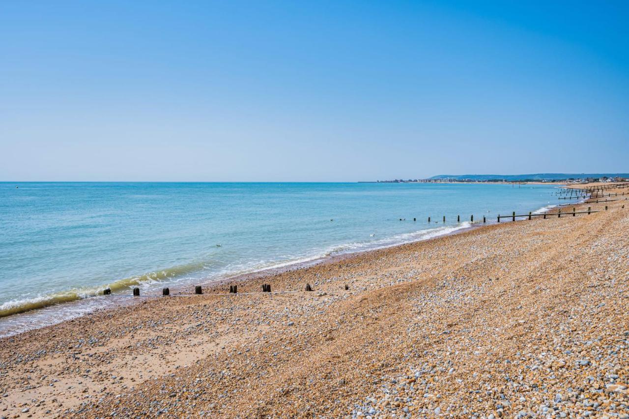Pebble Paradise Beachfront Family Getaway Pevensey Buitenkant foto